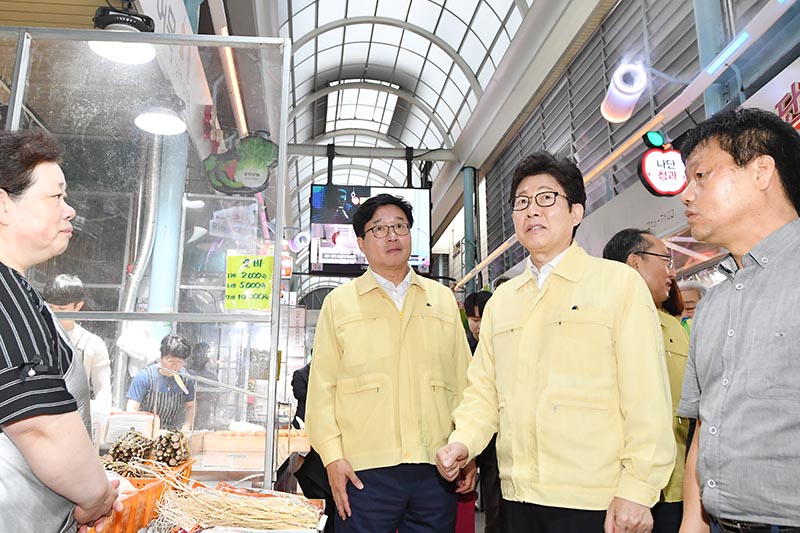 조명래 환경부 장관·염태영 시장, 수원시 폭염대응 사업 현장 점검
