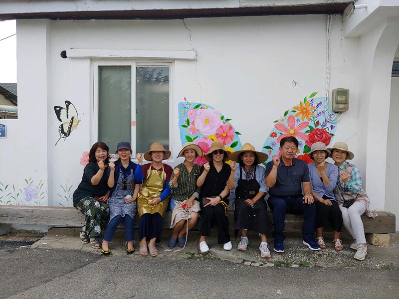 도암2리 클린이천과 함께하는 마을회관 벽화 그리기 학습기부로 행복을 나눠