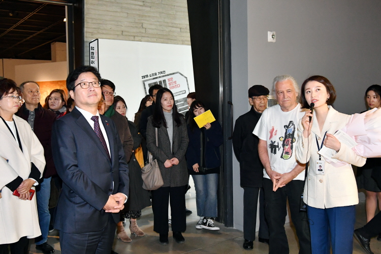 수원시립미술관, 국제전 ‘게리 힐: 찰나의 흔적’ 개최