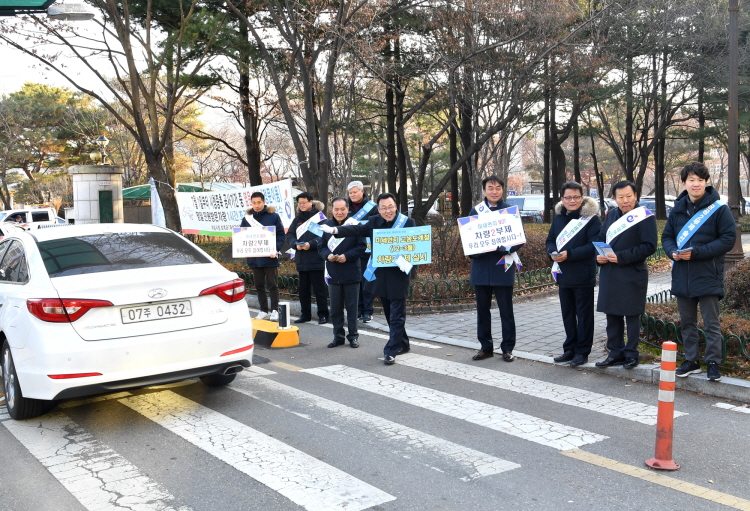 김상호 하남시장·최종원 한강유역환경청장, 미세먼지 차량2부제 합동캠페인 
