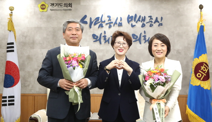 송한준 의장, 코로나19 재난극복 위한 ‘플라워 버킷 챌린지’캠페인 동참