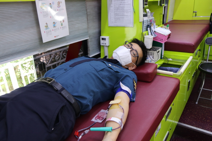 성남수정경찰서, ‘사랑의 헌혈운동’으로 코로나19 극복 동참