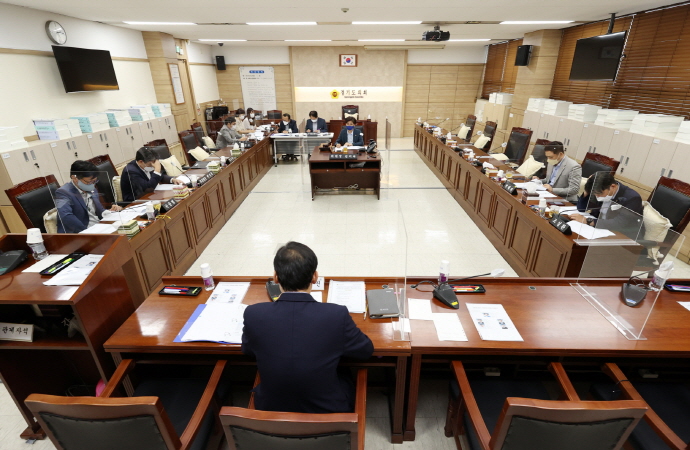 의회운영소위, 사무처 직원 전문화와 효율적인 의정지원 당부