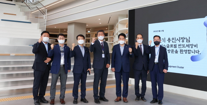 통삼산단에 사옥 이전한 ㈜서플러스글로벌 격려 방문