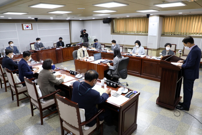 수원시의회 기획경제위원회, 소관부서 주요업무 추진실적 점검