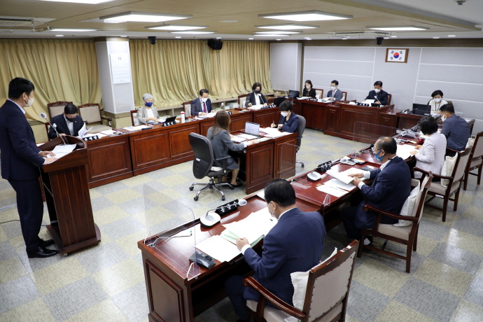 수원시의회 도시환경위원회, 소관부서 주요업무 추진실적 점검 나서