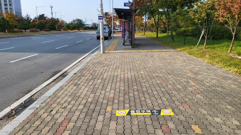 김포시, 버스정류소 216개소에 ‘금연구역 노면표지’ 설치