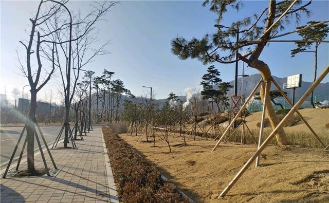 동두천시, 탄소중립도시 실현을 위한 미세먼지 차단 숲 조성사업 준공