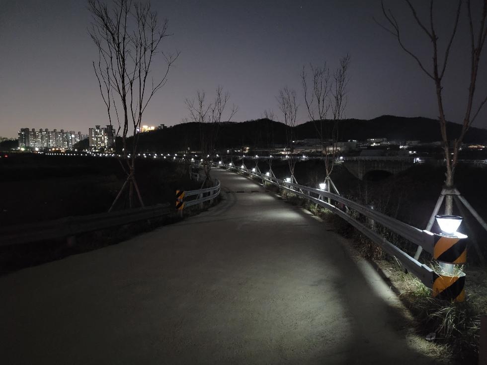 인천 서구, 태양광 조명으로 나진포천 산책길 밝힌다