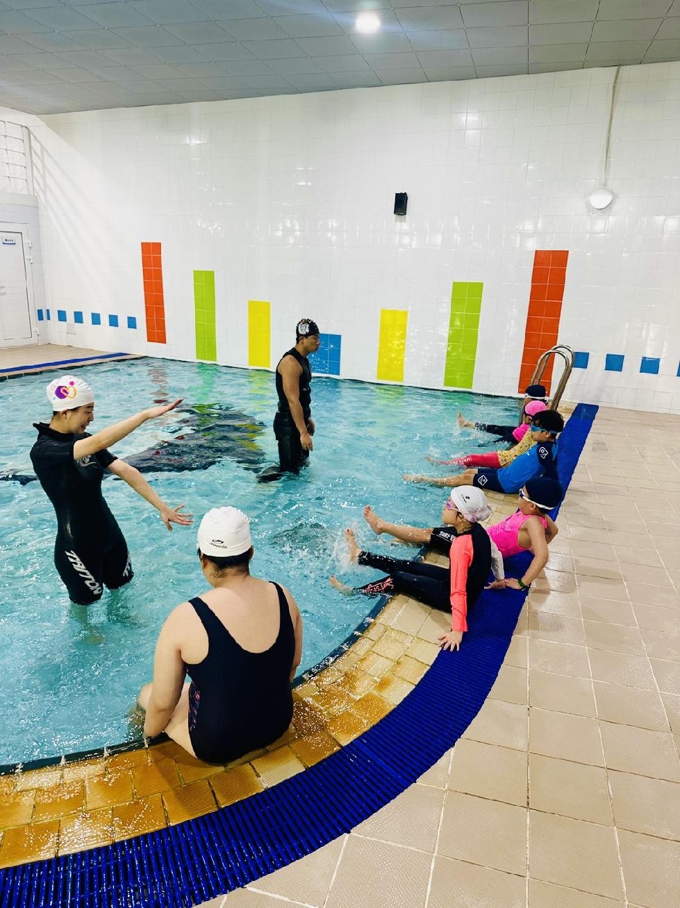 시흥시, 장애 청소년 삶의 질 향상하는  수영강습 프로그램 운영
