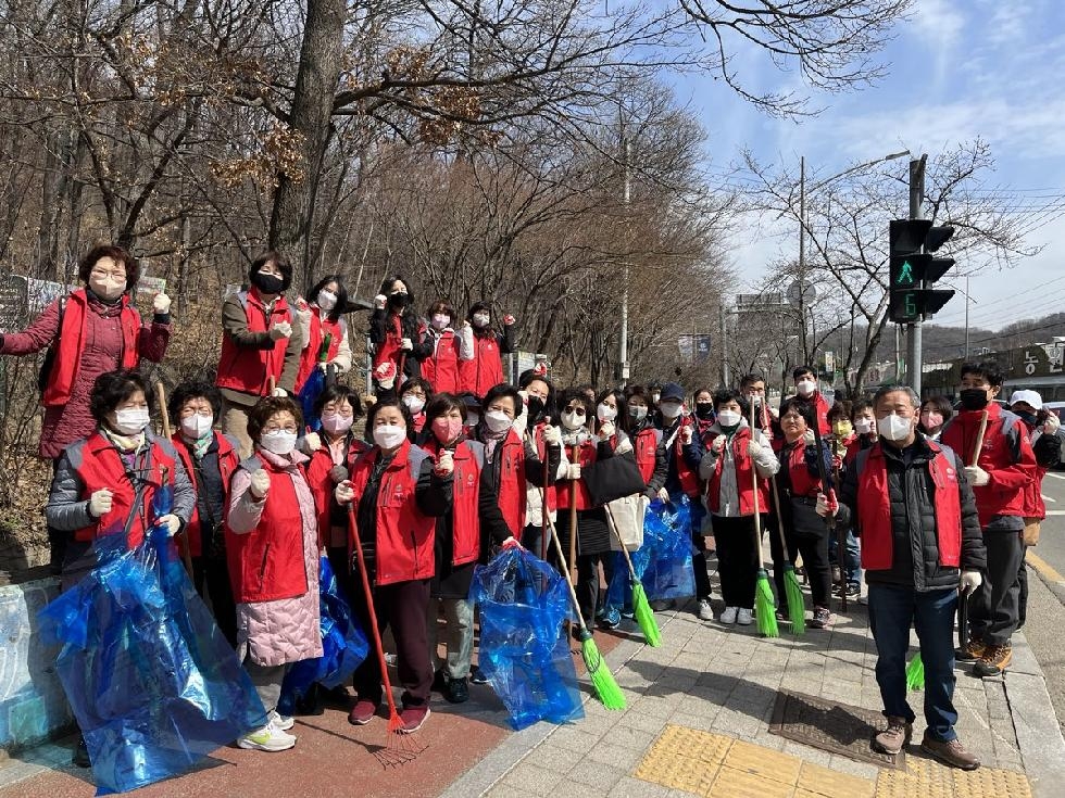 의왕시 오전동 통장협의회, 새봄맞이 환경정화 활동 전개