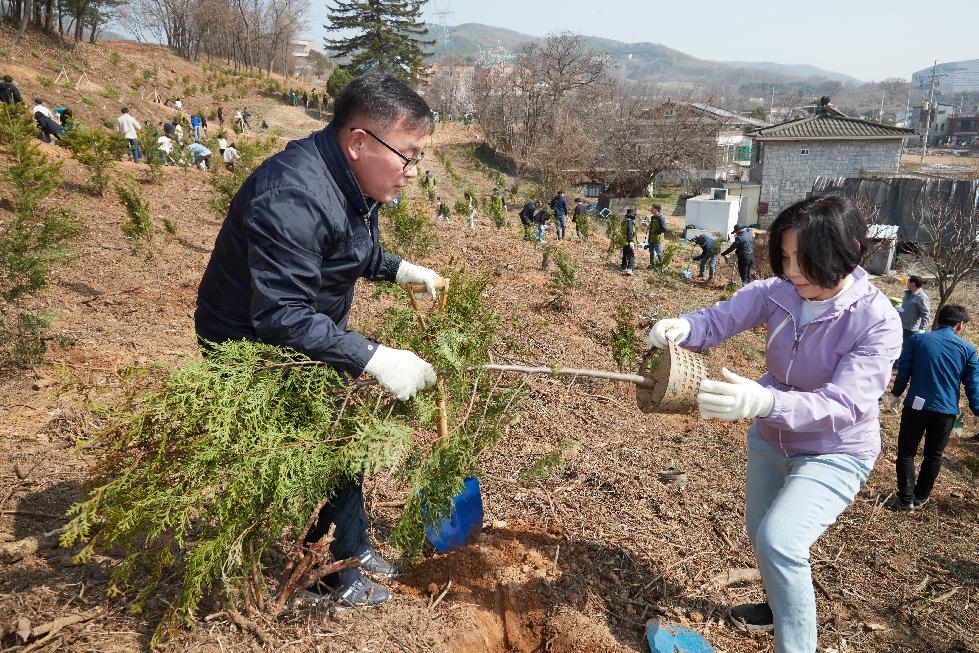 용인시의회, 제78회 식목일 기념 나무심기 참여