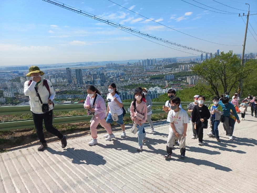 인천 미추홀구,  2023년 문학산 역사 탐방 프로그램 운영