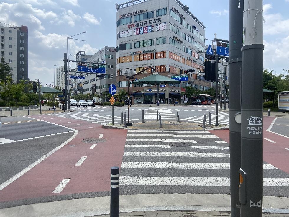 김포시 운양동, ‘불법광고물 방지시트’ 설치로 쾌적한 도시환경 조성