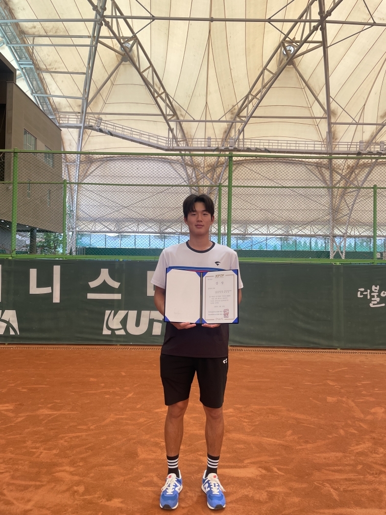 김포시청 테니스팀, 올해 오픈 테니스대회 휩쓸었다