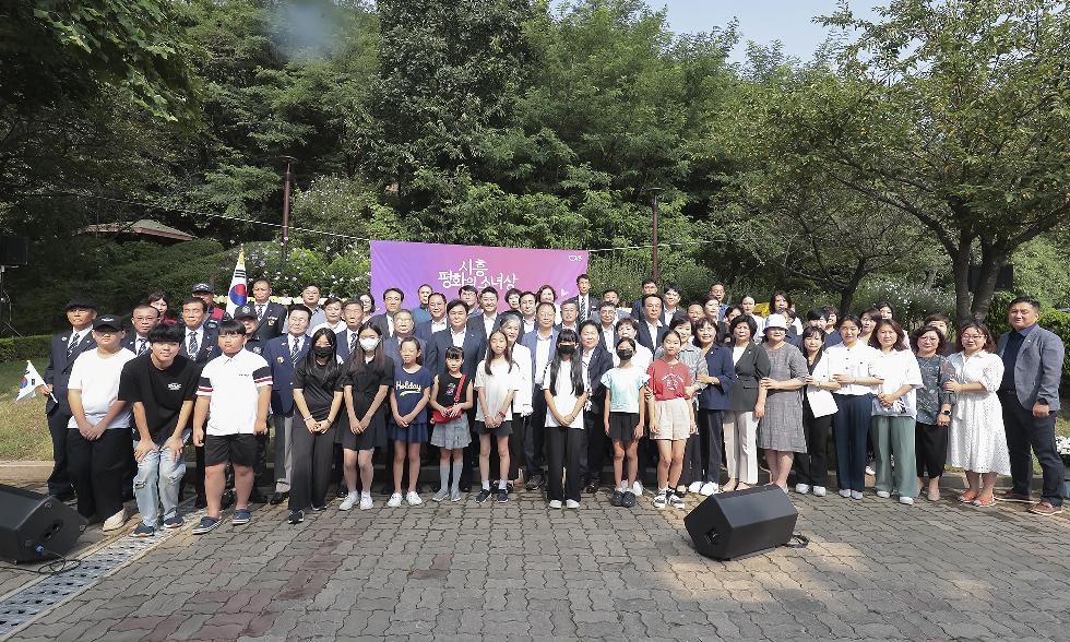 시흥시의회, 평화의 소녀상 건립 7주년 기념행사 참석