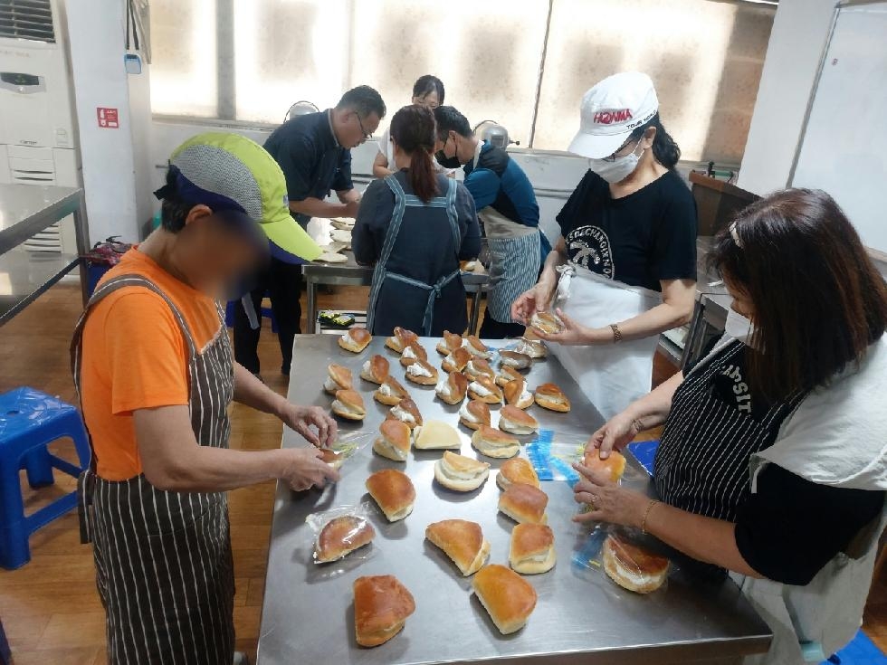 평택시 신평동 지역사회보장협의체,  ‘행복이 빵빵’ 사랑의 빵 나눔 사업