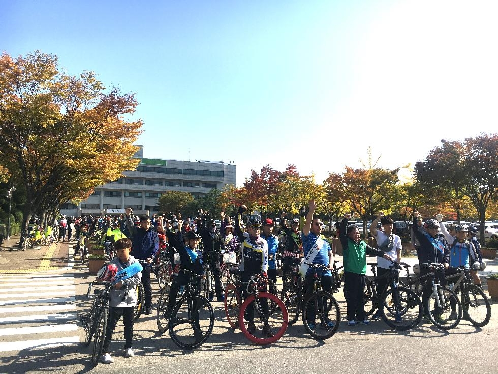 4년만에 다시 도심 한바퀴 10월 14일 자전거대행진 군포에서 열려 … 자전거 무료 수리 