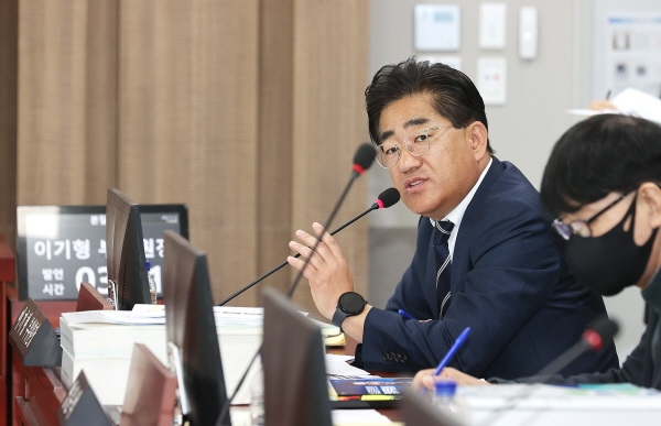 경기도의회 이기형 의원, 김포 서울로 편입 시 건설 중인 철도 관련 지방