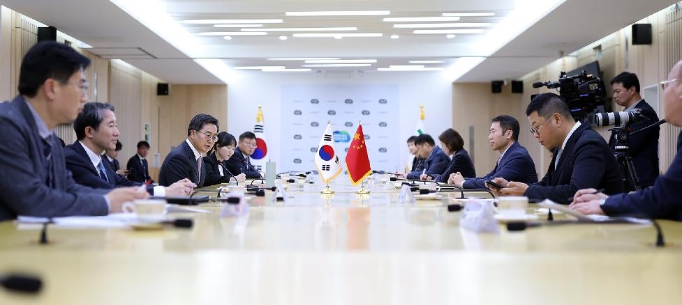 경기도,김동연 중국 방문에 화답한 기업인들…랴오닝성 경제무역교류단과 협력방안 논의