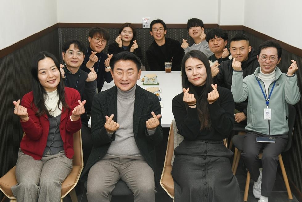 의정부시 김동근 시장, ‘카페 무지개’로 경제일자리국 직원들 격려