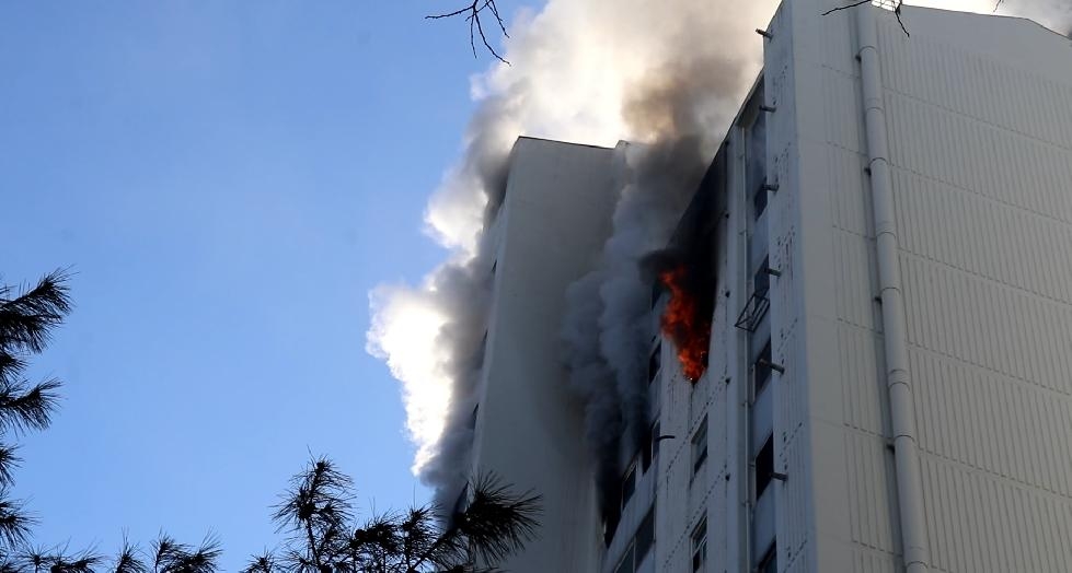 남양주소방서, 아파트 화재 진압… ‘불나면 살펴서 대피’