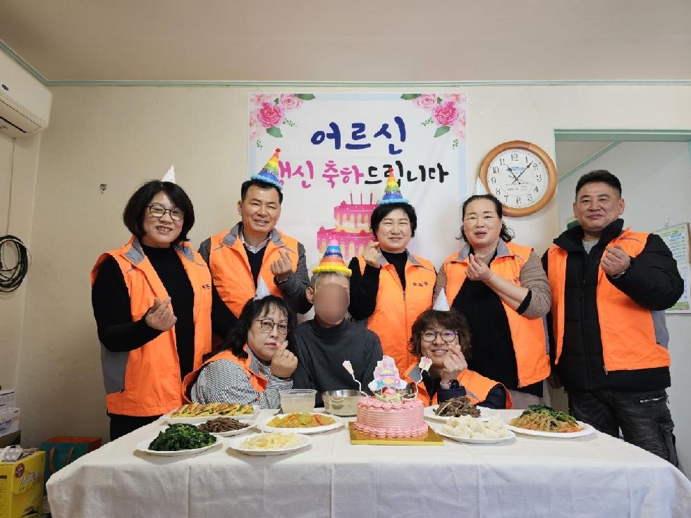 평택시 송북동 지역사회보장협의체,  홀몸 어르신을 위한 찾아가는 생신 잔