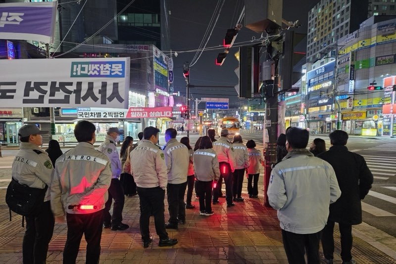파주자율방범연합대, 금촌 일대 범죄 취약지역 순찰…치안 유지 앞장