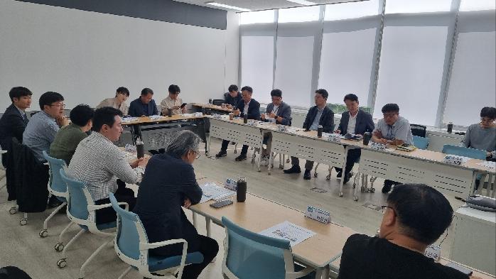 경기도, 첨단 디스플레이 산업 육성을 위한 10개 산학연 기관과 첫 논의