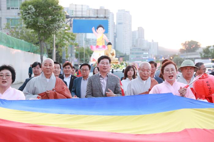 용인시, ‘불기 2568년 부처님오신날’ 기념 용인시민 연등축제 개최