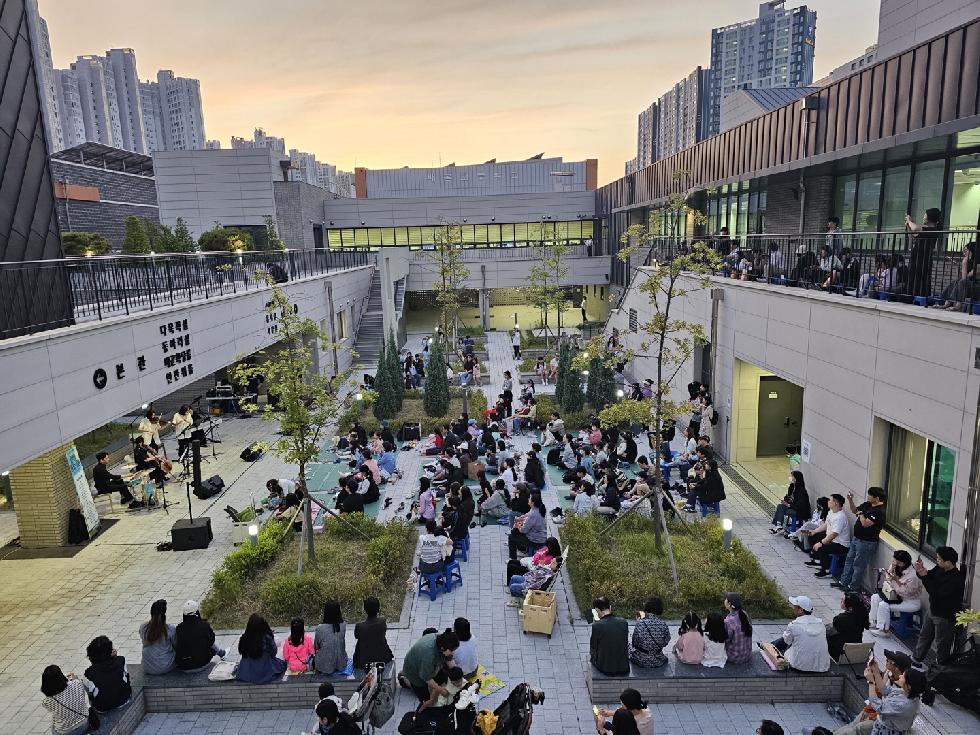 시흥시 배곧도서관, 첫 야외 음악회  ‘음악이 열리는 정원’성료