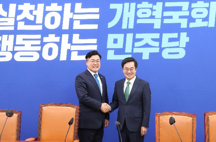 경기도,김동연  박찬대 민주당 원내대표 만나 ‘경제 3법’ 협조 요청