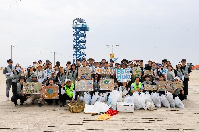 인천공항공사, ‘세계 해양의 날’을 맞아  지역 해변 환경정화 봉사활동 시행
