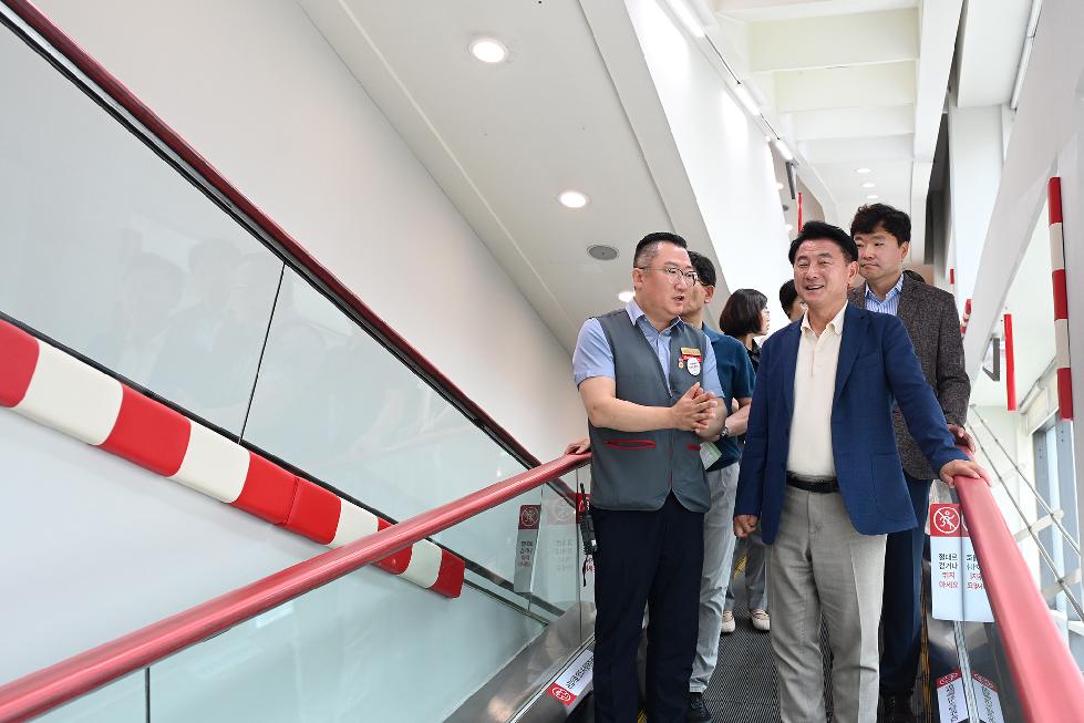의정부시 김동근시장, 일요일 정상영업  대형마트 방문해 시민들과 소통