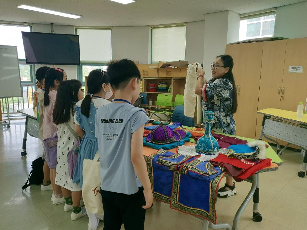 수원시  매여울초등학교서 다문화 체험 홍보 부스 운영