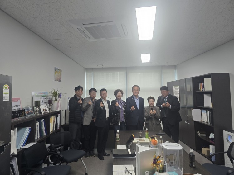 NE_2025_YVFBIV06111.jpeg