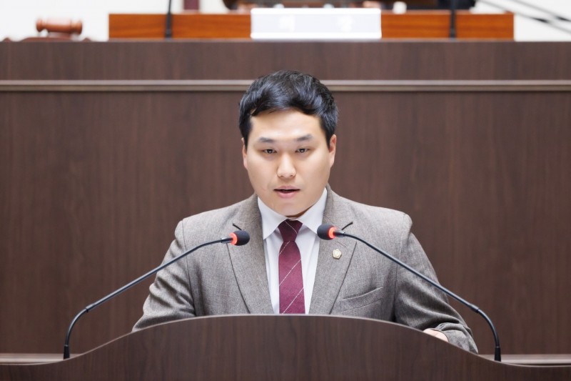 NE_2025_UWUDEA65142.jpeg