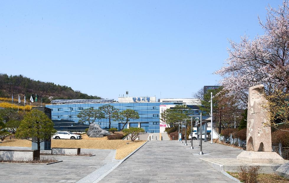 NE_2025_UWXBTS04920.jpg