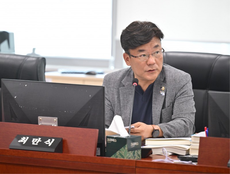 NE_2025_USJFEG76162.jpeg